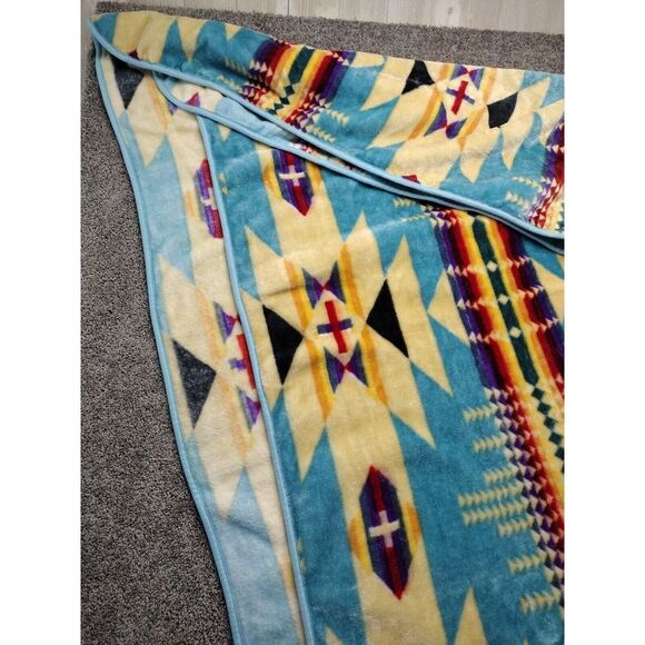 EL PASO SADDLE BLANKET CO  PLUSH QUEEN SIZE FLEECE BLANKET RARE 79" W X 95" L - Picture 2 of 7